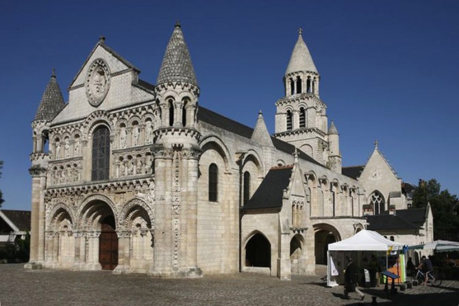 01_ivr54_20098600374nuca_p-b7494768a5